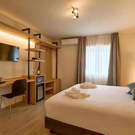 Bed & Breakfast Relais Tiburtina 3*
