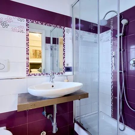 Bed & Breakfast Relais Tiburtina 2*