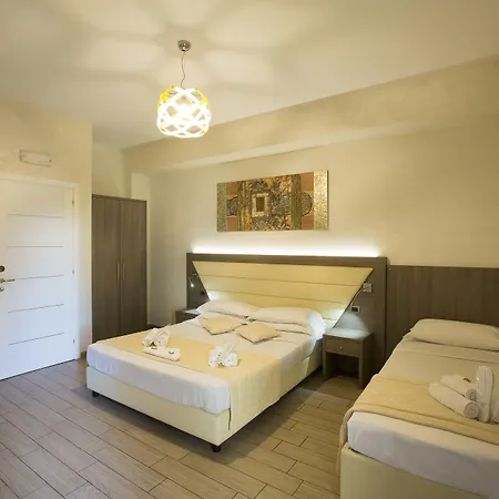 Couette-café Relais Tiburtina Rome