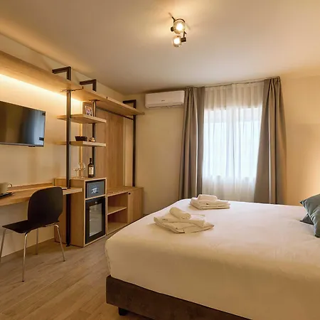 Bed & Breakfast Relais Tiburtina 3*